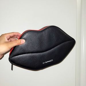 Mac Lip Clutch